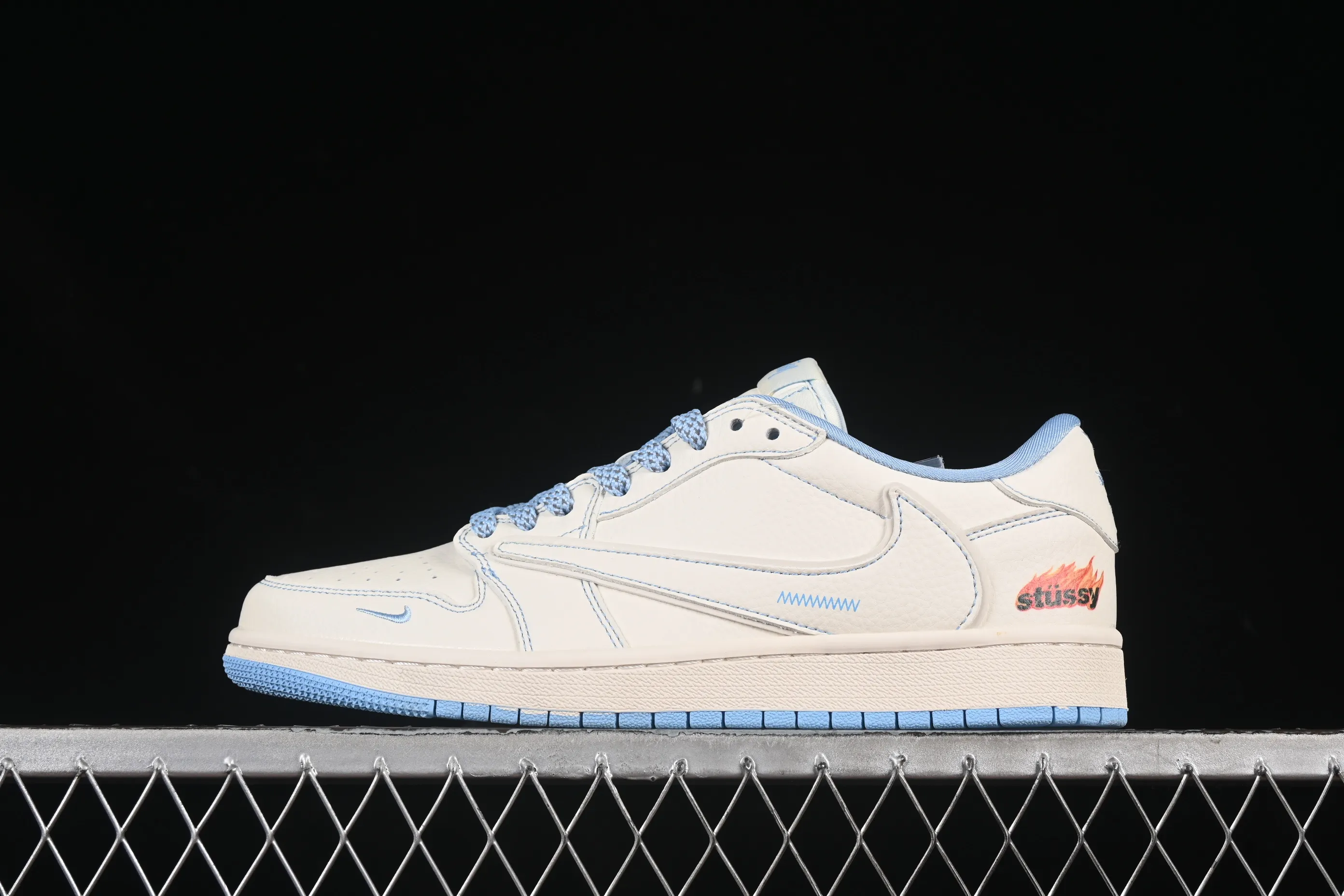 All categories Air Jordan Jordan series basketball shoes Air Jordan 1 Low high-end customized low-top sneakers Travis Scott x Fragment Design x Air Jordan 1 Low OG SP AJ1 Joe 1 Stussi joint rice blue flame low-top cultural casual sneakers ZH2598-229